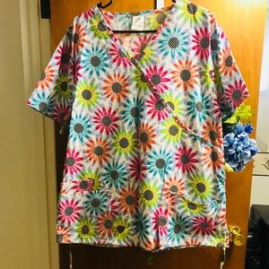 Floral scrub top - size 1 x. Bright & beautiful!